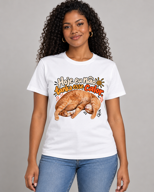 Modelo gerada vestindo camiseta branca Ginger — Não Tanko Esse Calor
